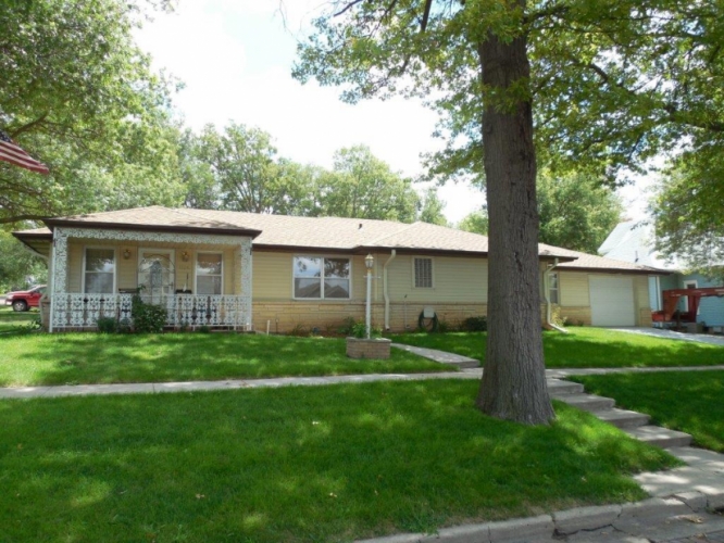 1128 N Iowa Ave Listing Sheet Green Realty & Auction York NE